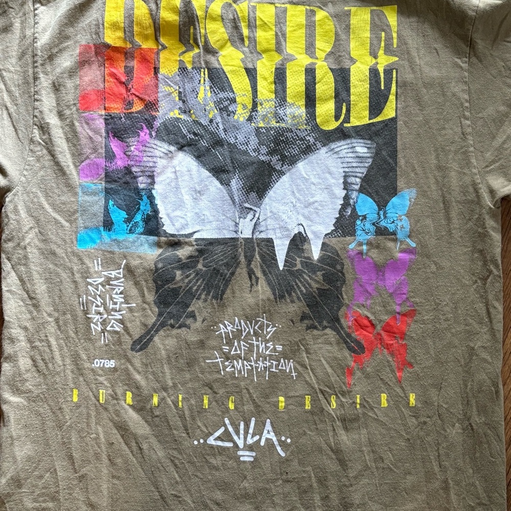 CVLA Graphic T-Shirt Desire Butterfly Print Olive Green‎ Streetwear Size L - Picture 4 of 5